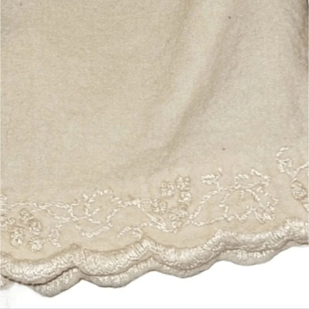 Vintage cream color